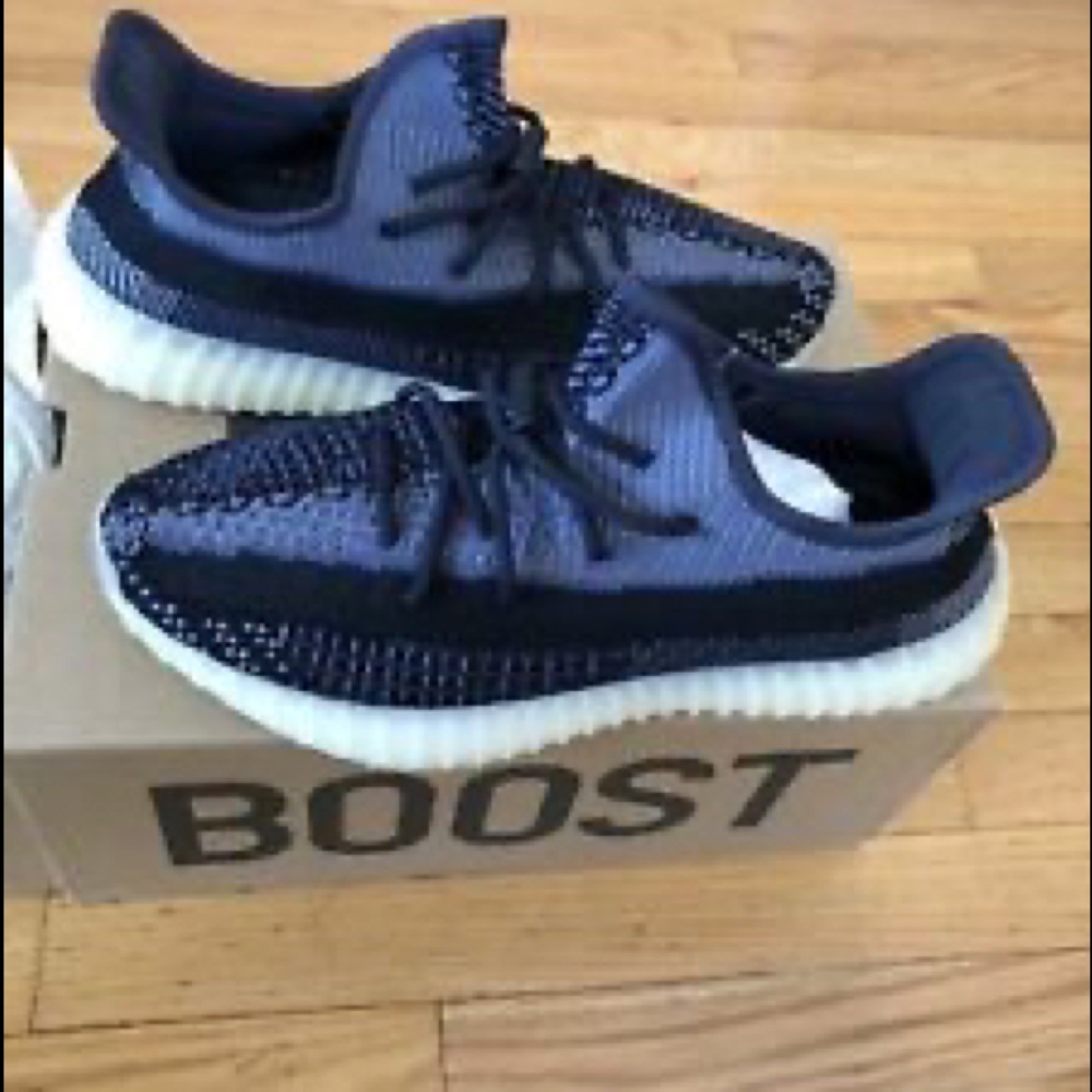 Yeezy 350 carbon